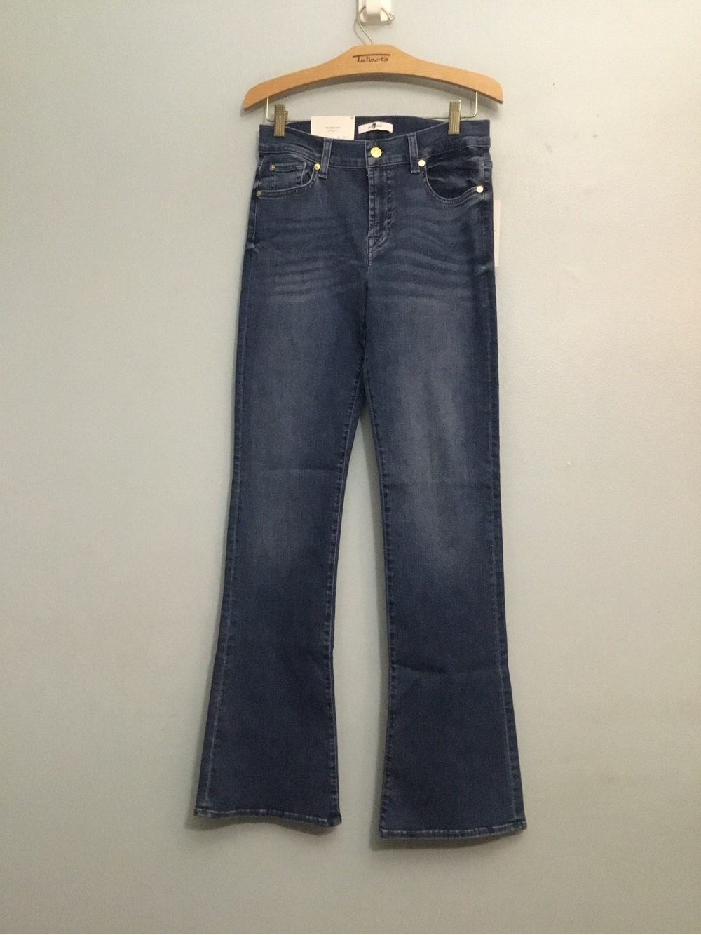 Women’s Mid-Blue Flared Jeans size 28
